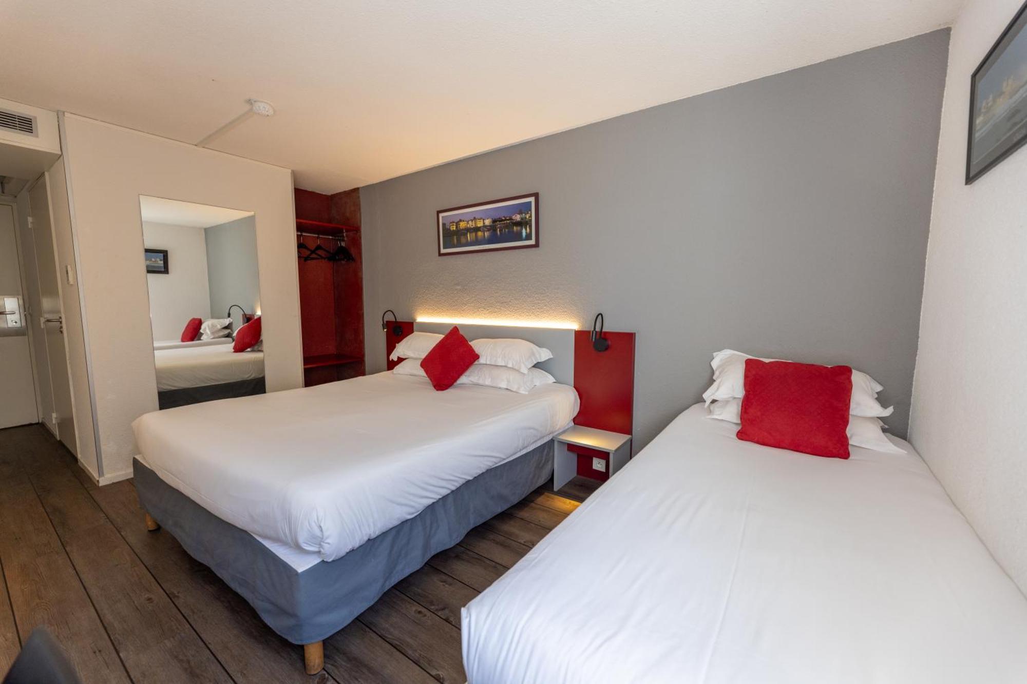 Donibane Hotel