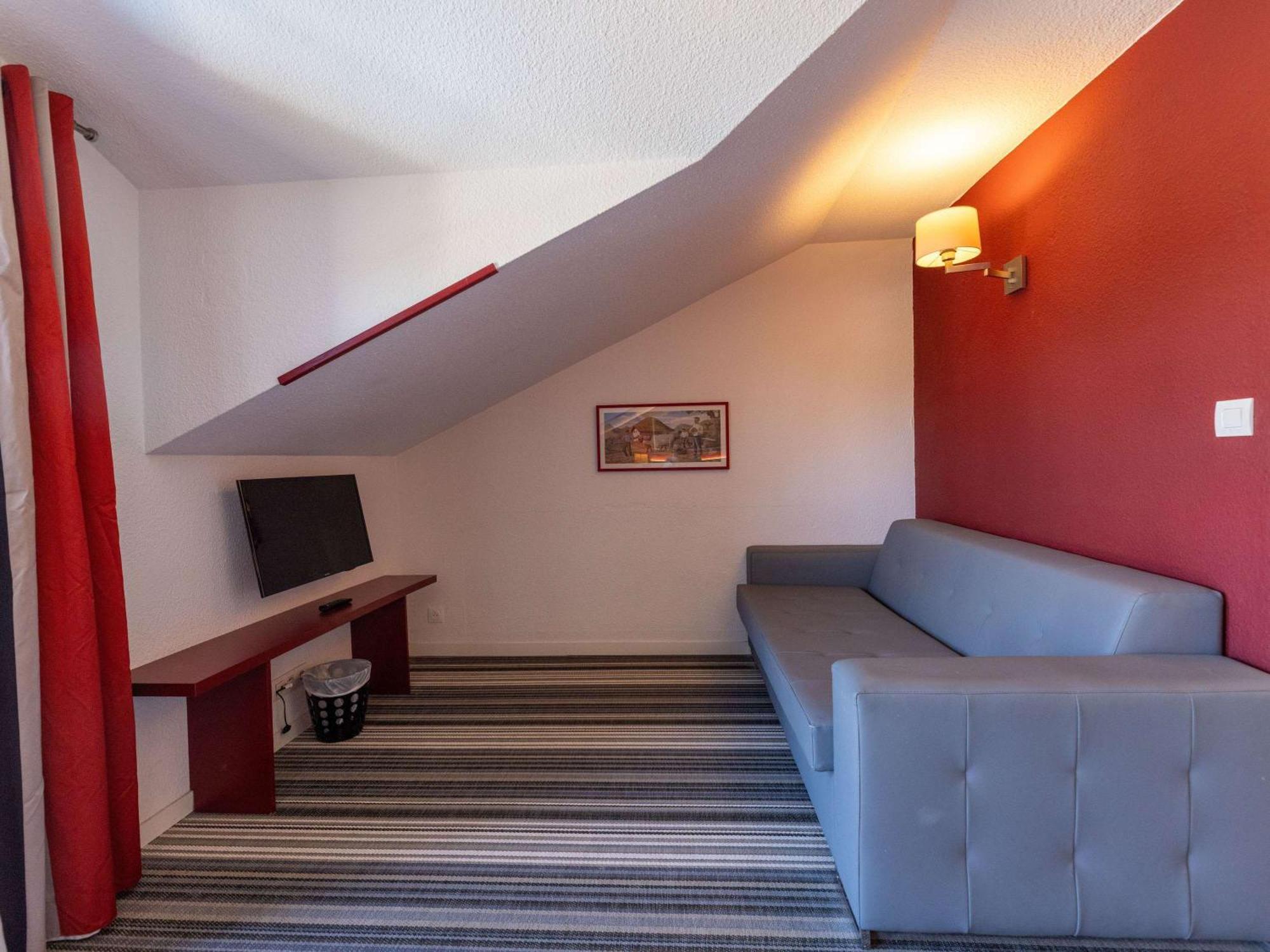 Donibane Hotel 3*